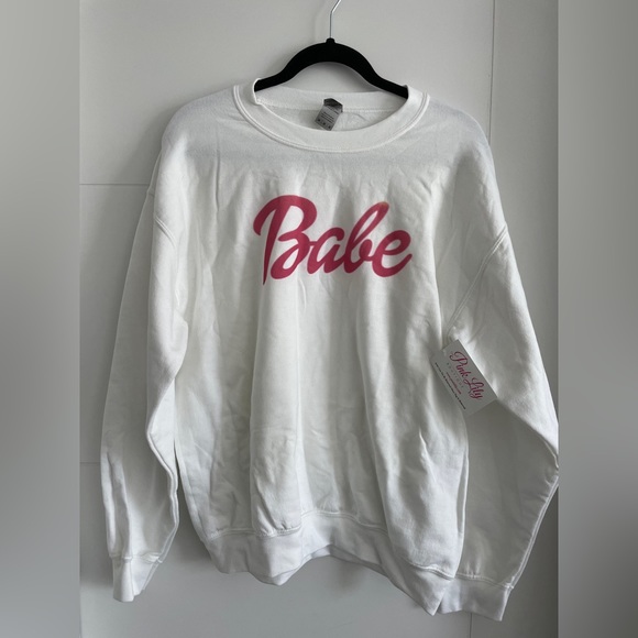 Pink Lily white “babe” sweatshirt, barbie don’t, size medium. BNWT - Picture 1 of 2
